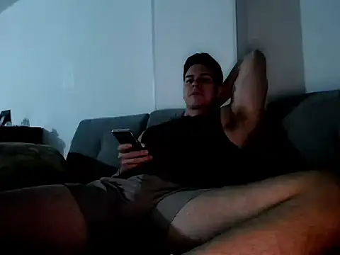 Snapshot of reyalejandro96 chatting on 06-10-26, 12:23 reyalejandro96 online show from 06-10-26, 12:23