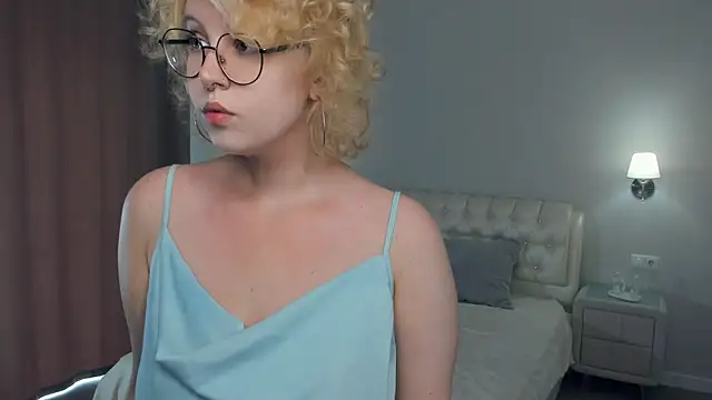 Snapshot of CarmelitaTruiolo chatting on 07-13-26, 08:02 CarmelitaTruiolo online show from 07-13-26, 08:02