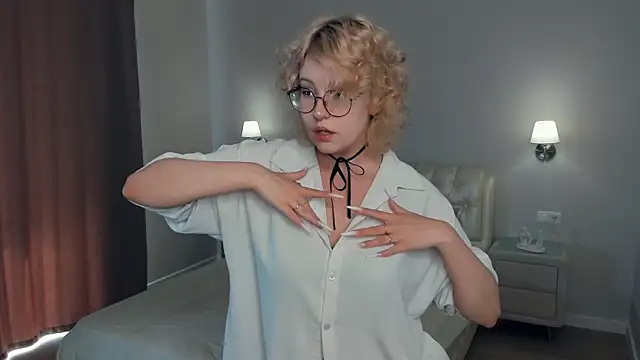 Snapshot of CarmelitaTruiolo chatting on 07-19-26, 07:39 CarmelitaTruiolo online show from 07-19-26, 07:39