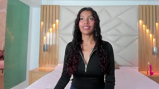 Aylin valerie online show from 06-18-26, 07:30
