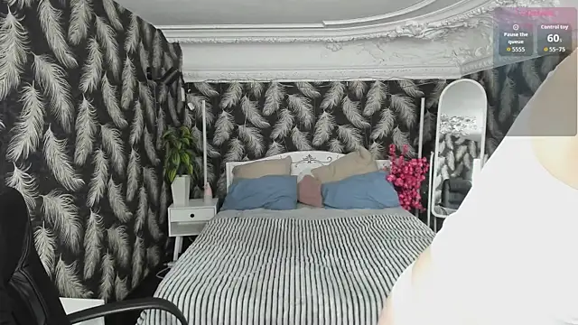 Velvet  Kiss online show from 07-25-26, 12:22