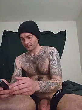 Snapshot of bigtattedcock chatting on 06-05-26, 06:52 bigtattedcock online show from 06-05-26, 06:52