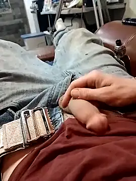 Snapshot of Mstrdstrctn7 chatting on 02-26-26, 05:18 Mstrdstrctn7 online show from 02-26-26, 05:18