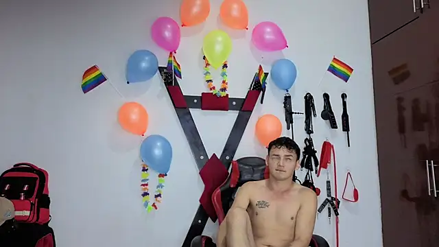 Nicolas AthleticBoy online show from 07-18-26, 08:39