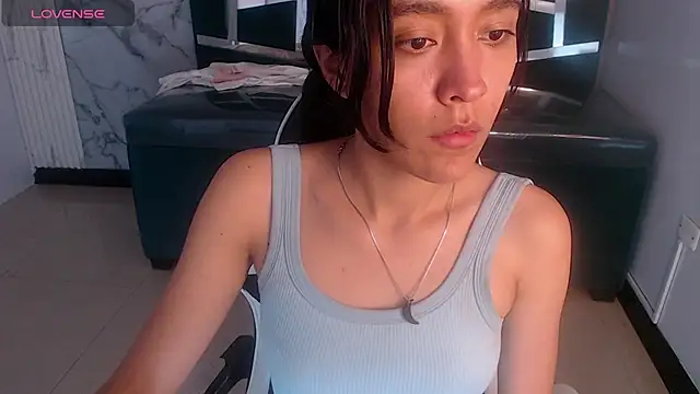 Snapshot of BonnieAmour_ch chatting on 06-10-26, 01:12 BonnieAmour ch online show from 06-10-26, 01:12