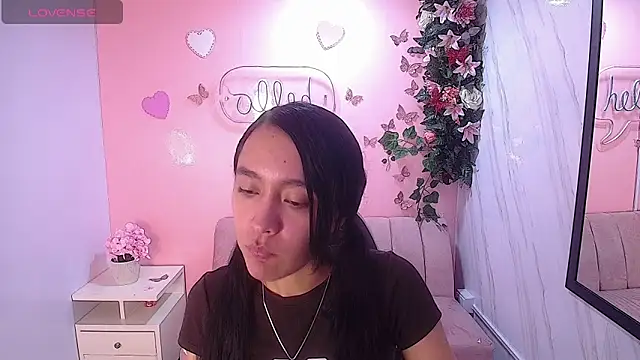Snapshot of BonnieAmour_ch chatting on 06-11-26, 01:19 BonnieAmour ch online show from 06-11-26, 01:19