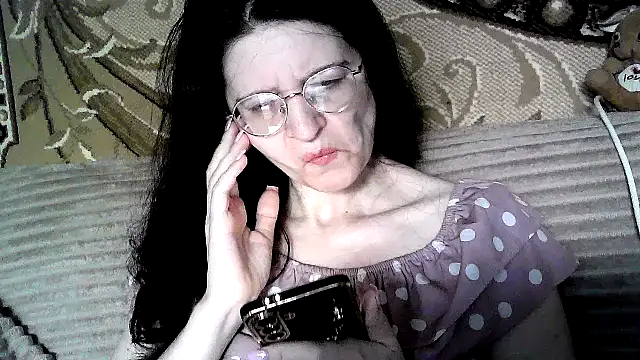 Snapshot of Dear_Annet chatting on 06-11-26, 10:01 Dear Annet online show from 06-11-26, 10:01