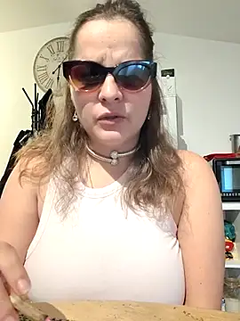 Snapshot of Minette_ chatting on 06-09-26, 07:04 Minette online show from 06-09-26, 07:04