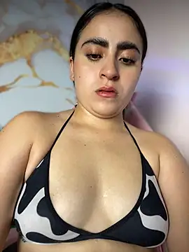 Snapshot of LILI_911 chatting on 06-11-26, 12:32 LILI 911 online show from 06-11-26, 12:32