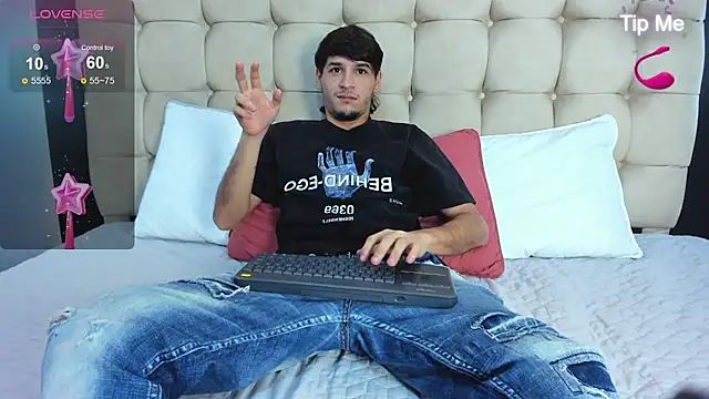 Zack23   online show from 07-12-26, 03:18