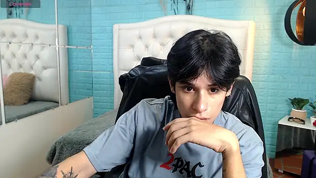 Snapshot of wayath1 chatting on 07-12-26, 11:11 wayath1 online show from 07-12-26, 11:11