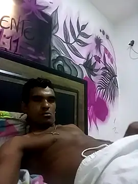 Snapshot of Ryan_chocolate_horny chatting on 06-12-26, 08:12 Ryan chocolate horny online show from 06-12-26, 08:12
