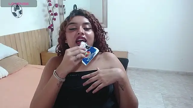 Snapshot of Alis_Montiel chatting on 06-11-26, 05:04 Alis Montiel online show from 06-11-26, 05:04