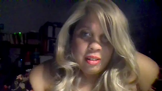 Snapshot of NotEvenPretty chatting on 06-11-26, 12:24 NotEvenPretty online show from 06-11-26, 12:24