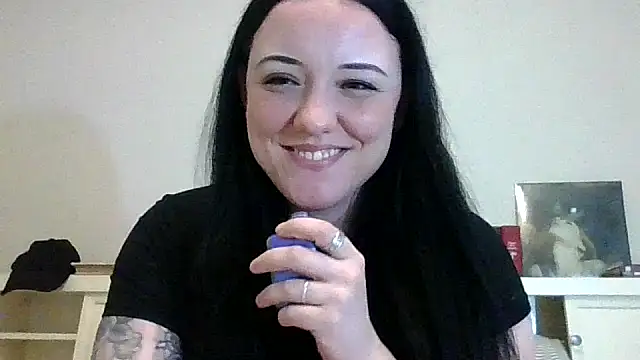 Snapshot of altravenn chatting on 06-08-26, 08:26 altravenn online show from 06-08-26, 08:26