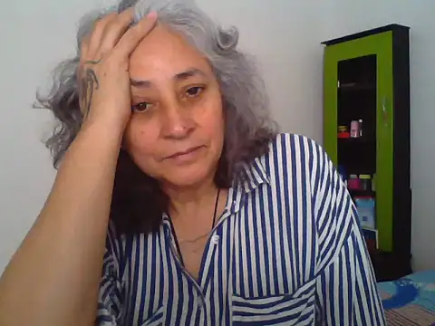 Snapshot of cersey_ chatting on 06-09-26, 04:52 cersey online show from 06-09-26, 04:52