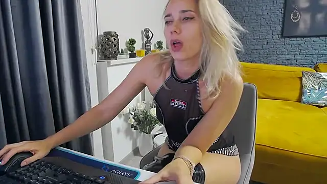 Snapshot of Angelface4you chatting on 02-13-26, 08:42 Angelface4you online show from 02-13-26, 08:42