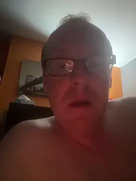 Snapshot of Palered chatting on 06-11-26, 11:02 Palered online show from 06-11-26, 11:02