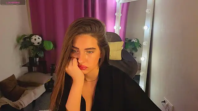 Snapshot of Bella__Kallen chatting on 06-29-26, 09:05 Bella Kallen online show from 06-29-26, 09:05