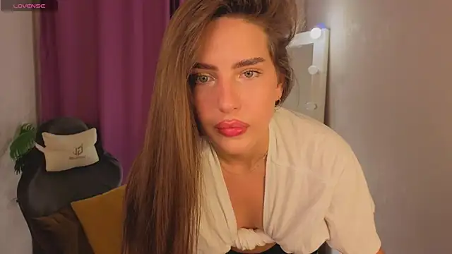 Snapshot of Bella__Kallen chatting on 07-07-26, 12:35 Bella Kallen online show from 07-07-26, 12:35