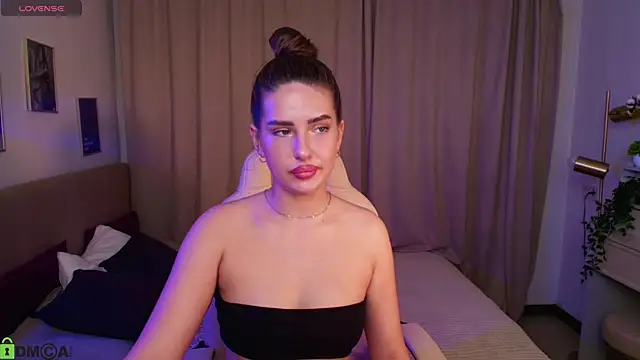 Snapshot of Bella__Kallen chatting on 07-30-26, 09:30 Bella Kallen online show from 07-30-26, 09:30