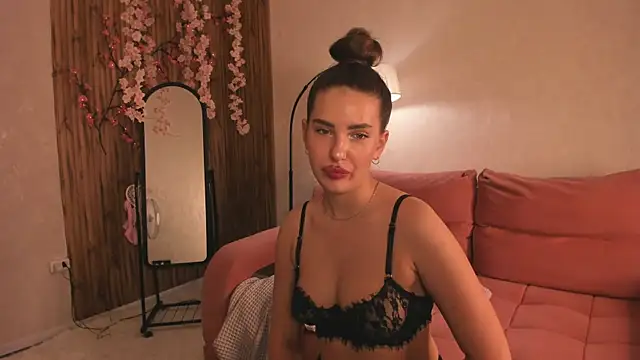 Snapshot of Bella__Kallen chatting on 07-03-26, 09:27 Bella Kallen online show from 07-03-26, 09:27