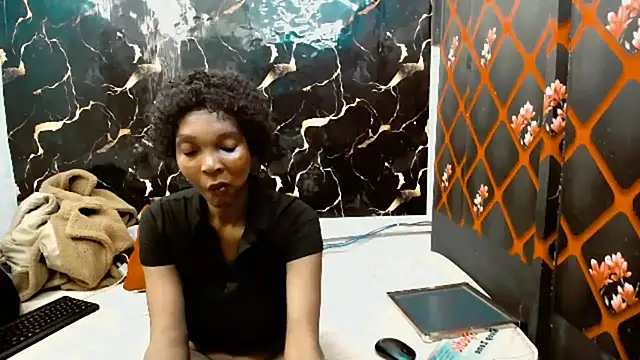 Snapshot of Caramelminxx_ chatting on 07-06-26, 07:37 Caramelminxx online show from 07-06-26, 07:37