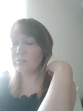 Snapshot of MarikaLane chatting on 06-10-26, 01:56 MarikaLane online show from 06-10-26, 01:56