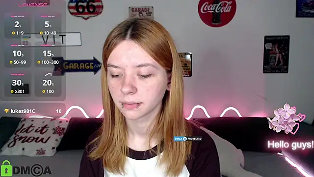 Snapshot of CarolInWonderland chatting on 06-11-26, 06:43 CarolInWonderland online show from 06-11-26, 06:43