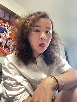 Snapshot of xiaolen- chatting on 07-09-26, 04:24 xiaolen- online show from 07-09-26, 04:24