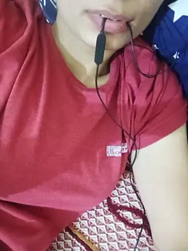 Shaina01 online show from 06-17-26, 06:07