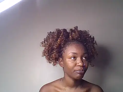 Snapshot of Lill_Miss chatting on 06-13-26, 05:44 Lill Miss online show from 06-13-26, 05:44