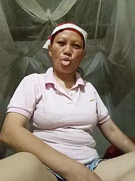 Snapshot of Ila-min chatting on 06-28-26, 11:49 Ila-min online show from 06-28-26, 11:49