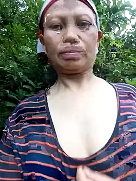 Snapshot of Ila-min chatting on 06-12-26, 11:30 Ila-min online show from 06-12-26, 11:30