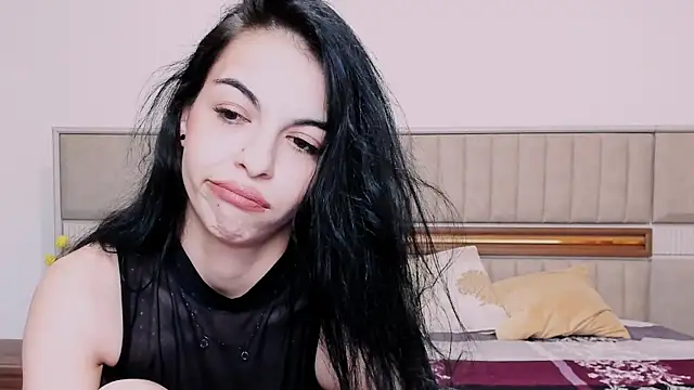 Snapshot of 00DirtyGirl00 chatting on 06-08-26, 08:09 00DirtyGirl00 online show from 06-08-26, 08:09