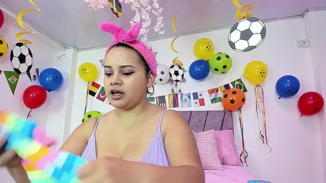 NahomyEvans online show from 07-11-26, 11:43