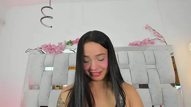 Snapshot of Luna_Juicyberry chatting on 06-10-26, 06:20 Luna Juicyberry online show from 06-10-26, 06:20