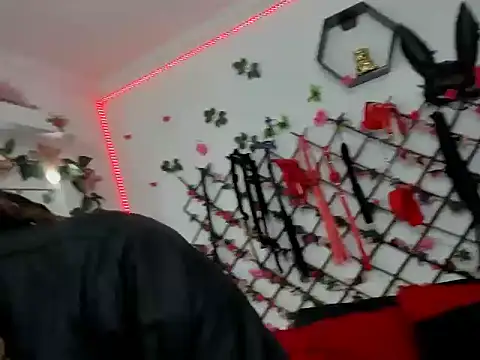 Snapshot of dolls_temptationn chatting on 06-08-26, 01:22 dolls temptationn online show from 06-08-26, 01:22