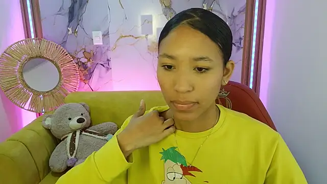 Snapshot of Kiimmy_m_ chatting on 06-11-26, 12:24 Kiimmy m online show from 06-11-26, 12:24
