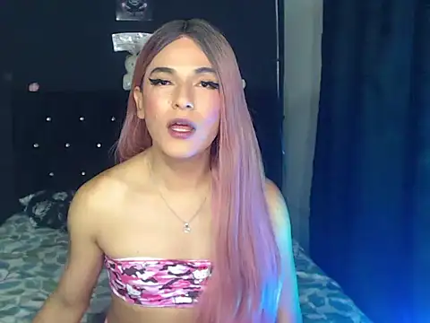 Snapshot of madame_kitty chatting on 06-08-26, 01:28 madame kitty online show from 06-08-26, 01:28