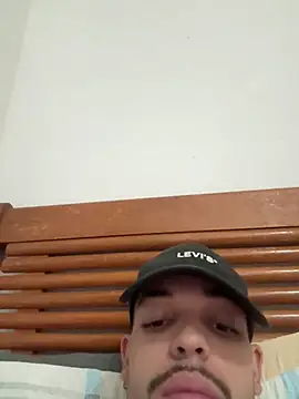 Snapshot of caio18b chatting on 06-11-26, 07:22 caio18b online show from 06-11-26, 07:22