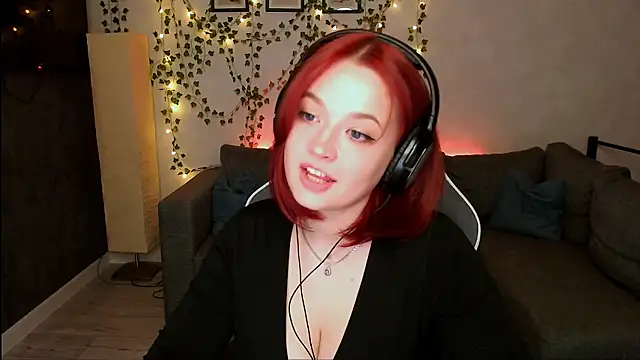 Snapshot of MiaSelene_ chatting on 06-18-26, 01:48 MiaSelene online show from 06-18-26, 01:48