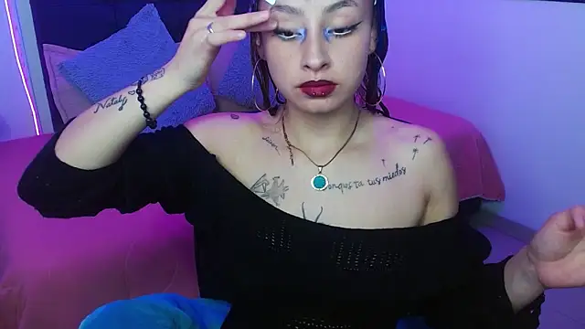 Snapshot of sophia_xx3 chatting on 06-10-26, 02:46 sophia xx3 online show from 06-10-26, 02:46