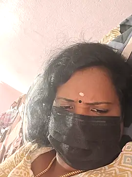 Snapshot of aiswarya143 chatting on 06-14-26, 05:30 aiswarya143 online show from 06-14-26, 05:30