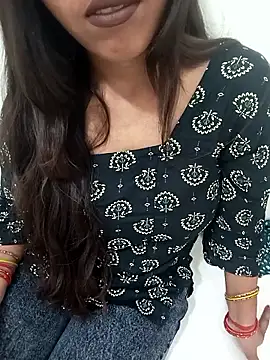 Snapshot of Meenakshi_rajput chatting on 06-10-26, 04:13 Meenakshi rajput online show from 06-10-26, 04:13