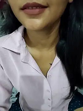 Miss-cutee online show from 06-17-26, 06:40