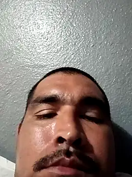 Snapshot of fuckbud111 chatting on 06-21-26, 04:18 fuckbud111 online show from 06-21-26, 04:18