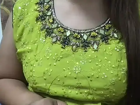Snapshot of Sizzling_Maya chatting on 06-14-26, 11:44 Sizzling Maya online show from 06-14-26, 11:44