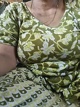 Snapshot of Your_Bhabhi69 chatting on 06-21-26, 08:09 Your Bhabhi69 online show from 06-21-26, 08:09