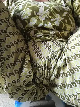 Snapshot of Your_Bhabhi69 chatting on 06-07-26, 01:22 Your Bhabhi69 online show from 06-07-26, 01:22
